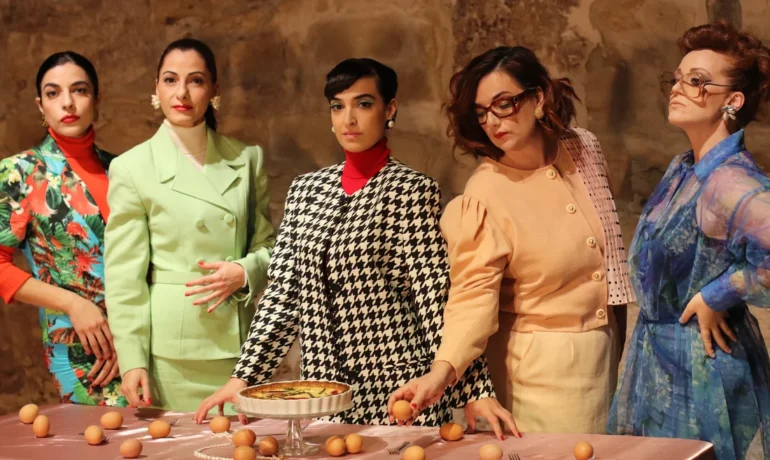 Five Lesbians Eating a Quiche: A Bold Return with English Subtitles